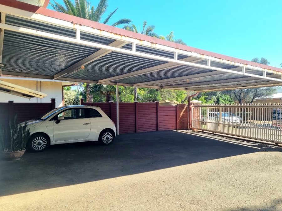 4 Bedroom Property for Sale in Herlear Northern Cape